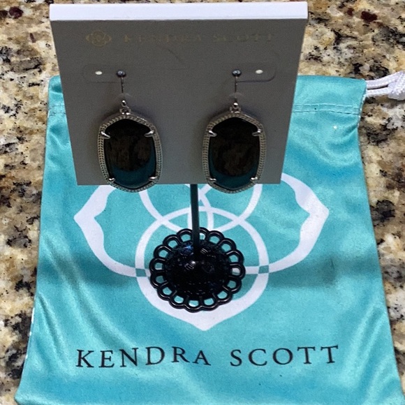 Kendra Scott Elle - Picture 2 of 2